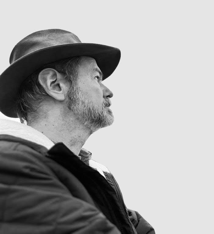 Juan Villoro, encender «luces rebeldes» en medio de la sociedad digital