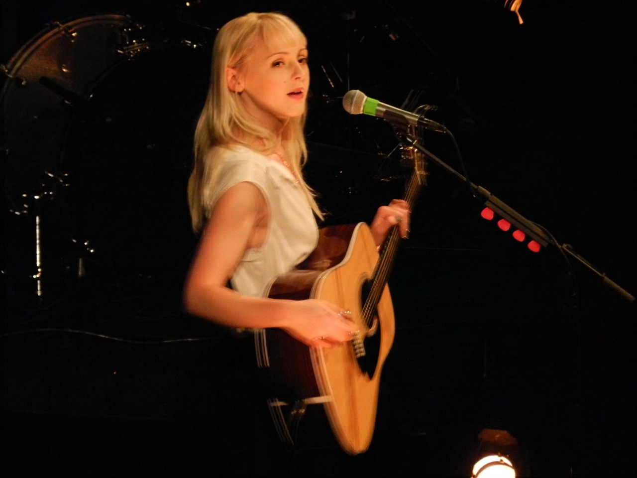 Laura Marling, la cantautora británica que «una vez fue águila»